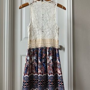 Juniors sleeveless dress